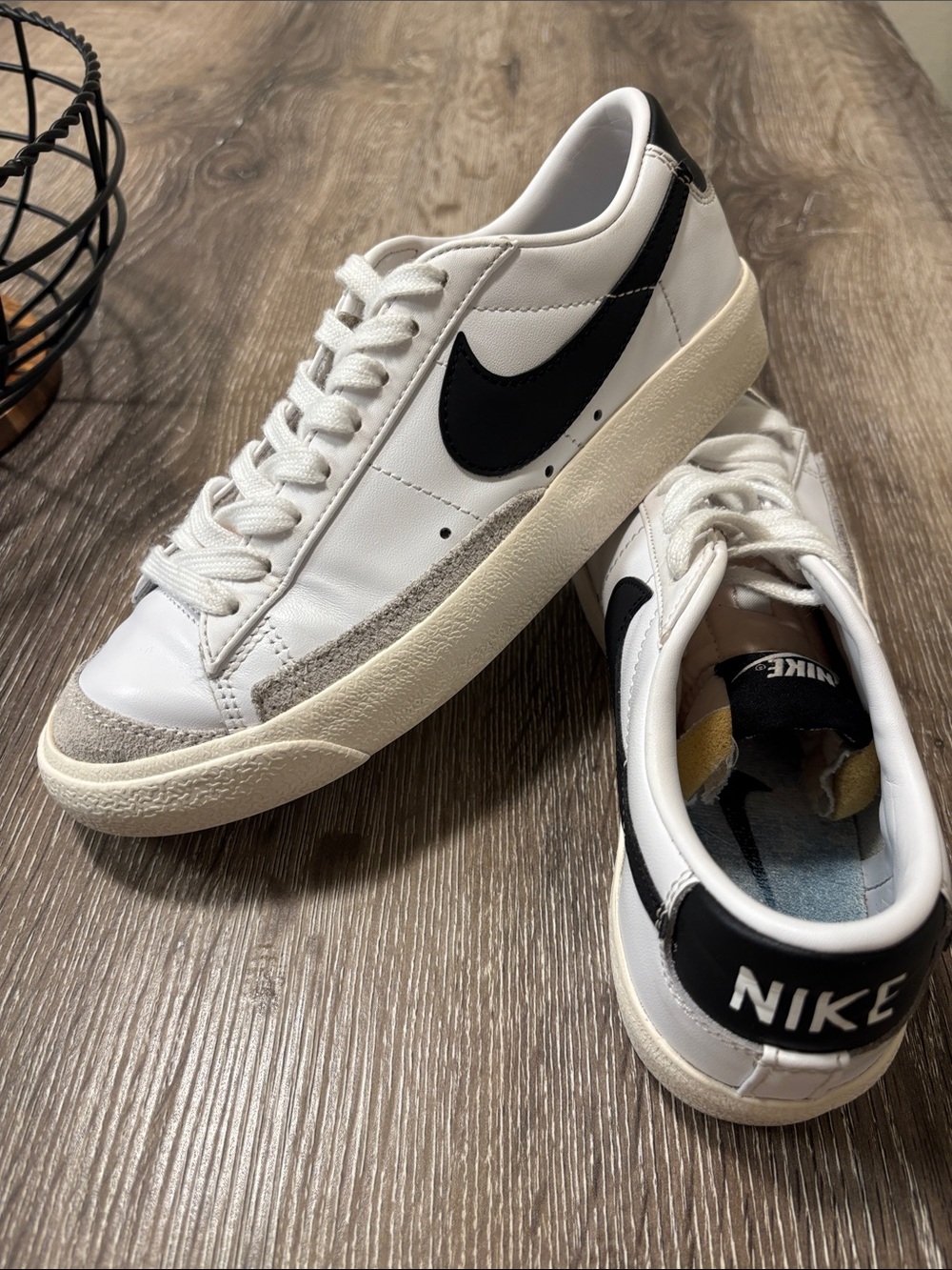 Nike Low-Top Sneakers White, Black & Cream Accents